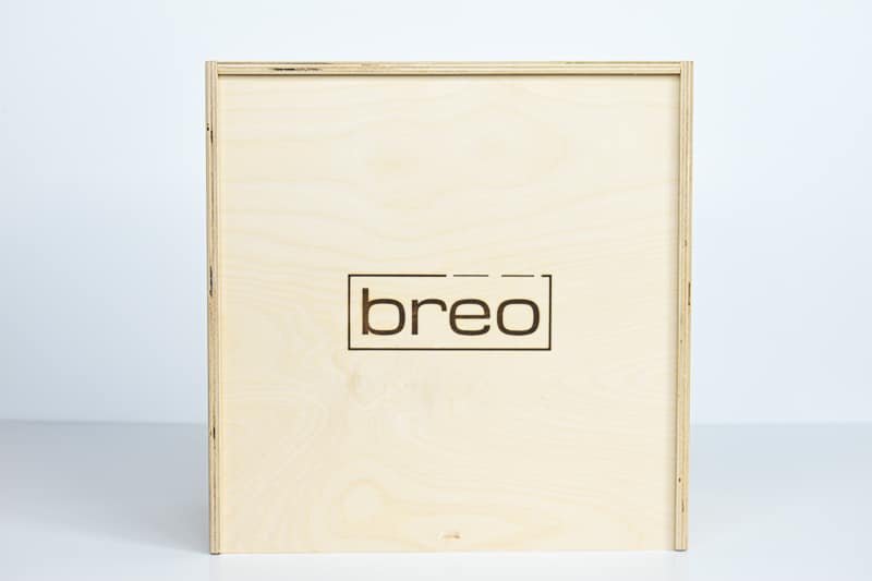 BREO BOX Face on