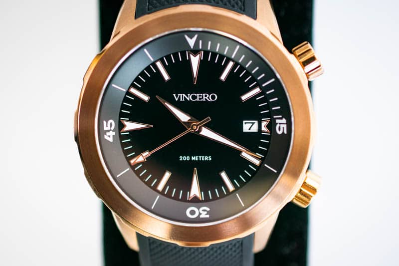 closeup vincero vessel dive watch dial and hands