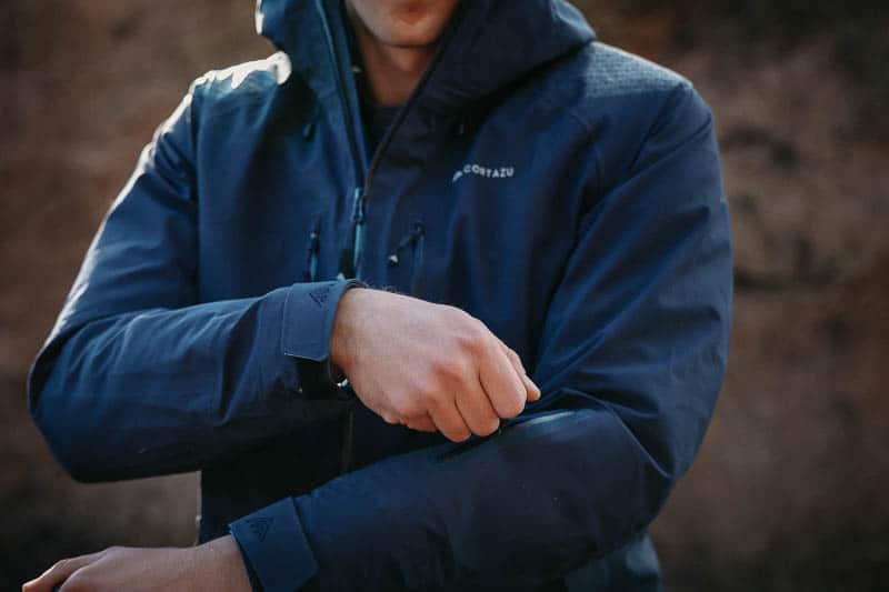 Cortazu jacket arm zipper detail ski pass