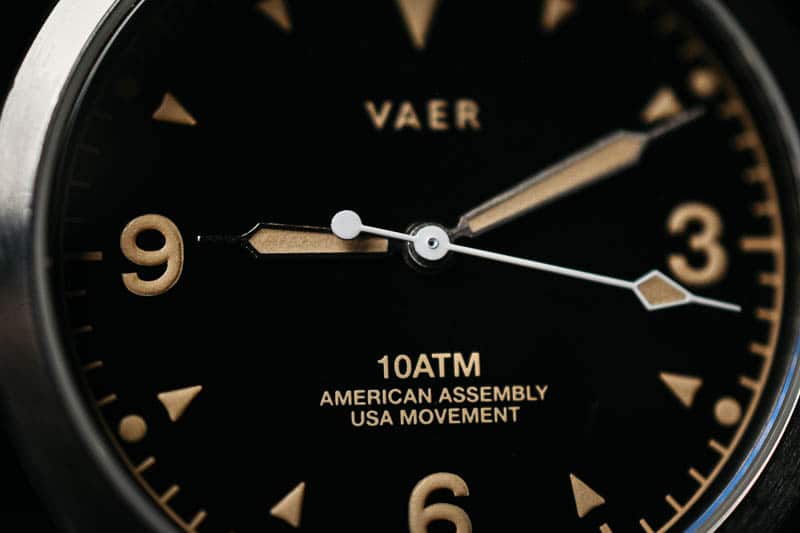 extreme closeup Vaer c3 dial details