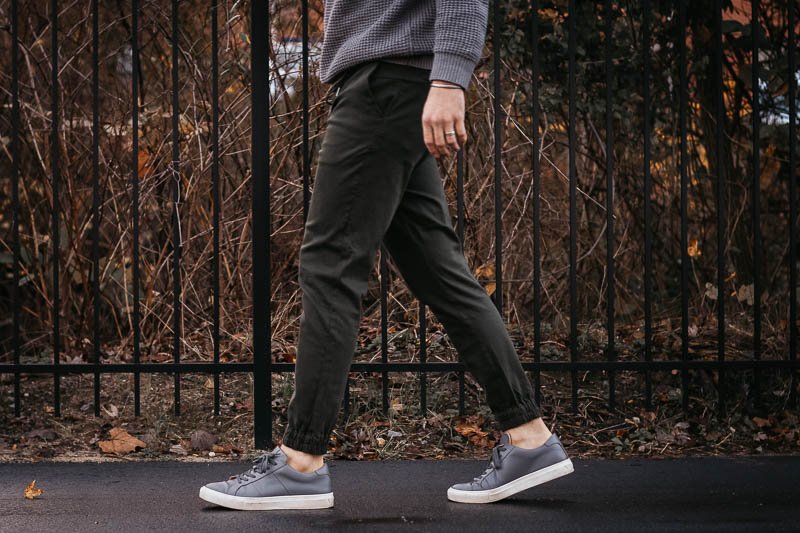 Liverpool Jeans los angeles twill joggers and grey sneakers Greats