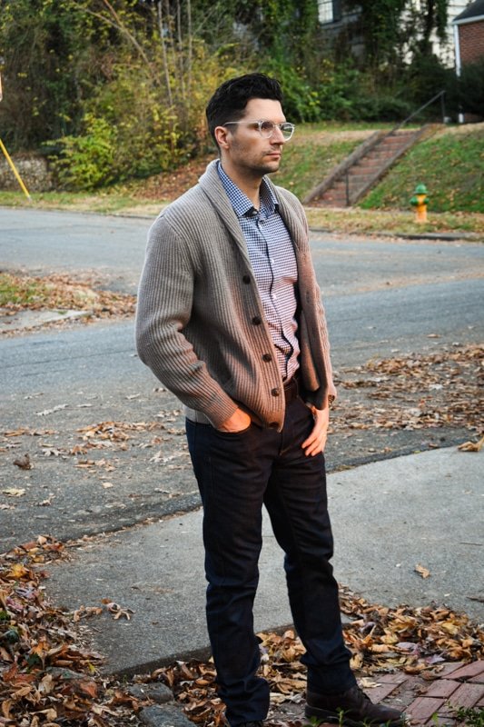 model wearing mizzen and main shirt with mott and bow dark blue jeans