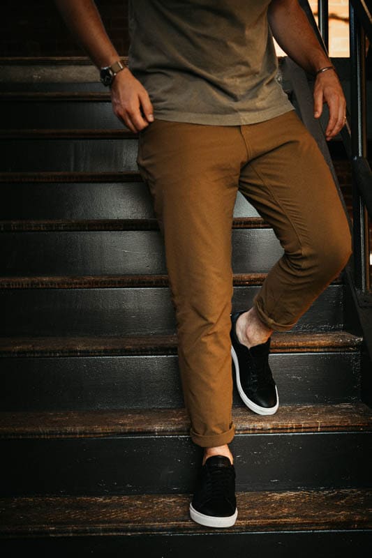 model wearing olivers passage pant