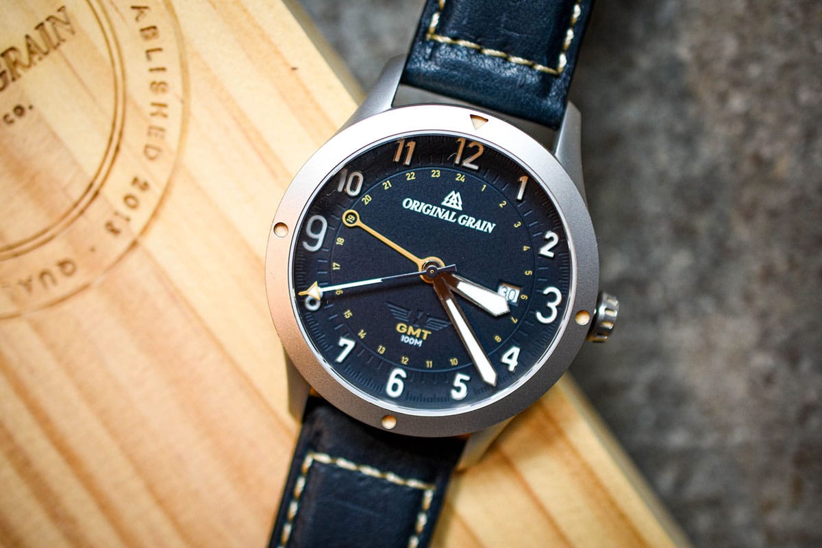 Original Grain Pilot Zulu closeup product shot top down dial emphasis