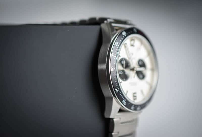 Vincero Apex tachymeter and case detail