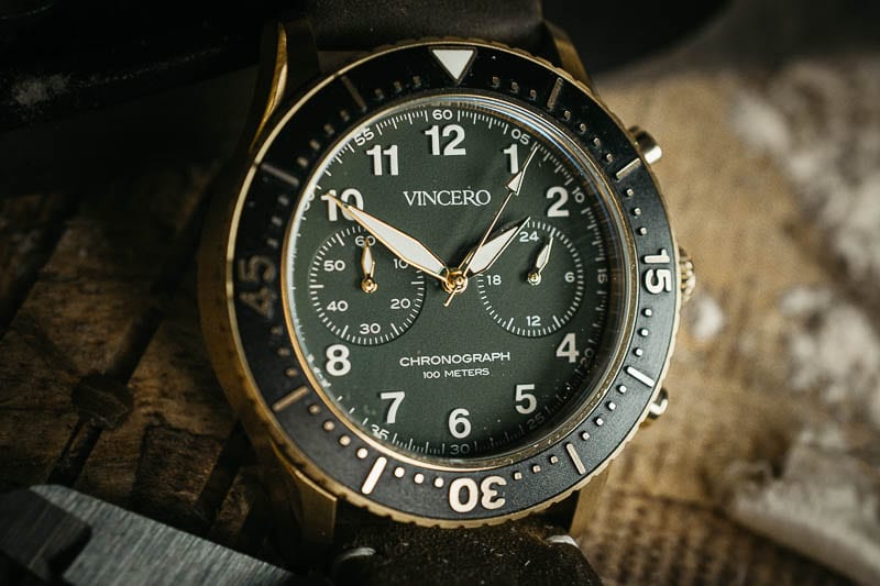 Vincero Outrider dial extreme closeup